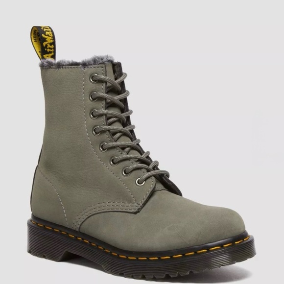 Dr. Martens NWT 1460 Serena Gray Grunge Winter Combat Boots Sz 8 Faux Fur Lined - Picture 1 of 10
